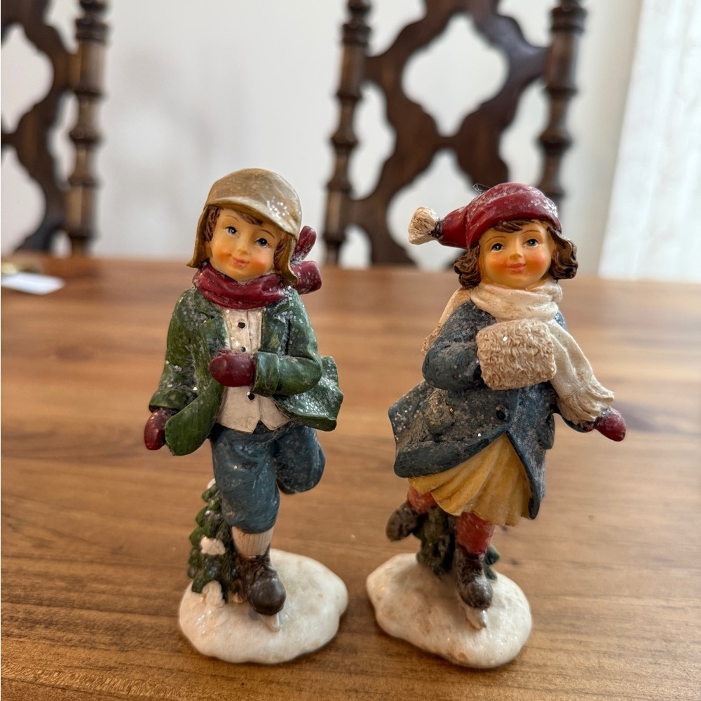 Holiday Carolers Figurine Set - Green, Blue & Red